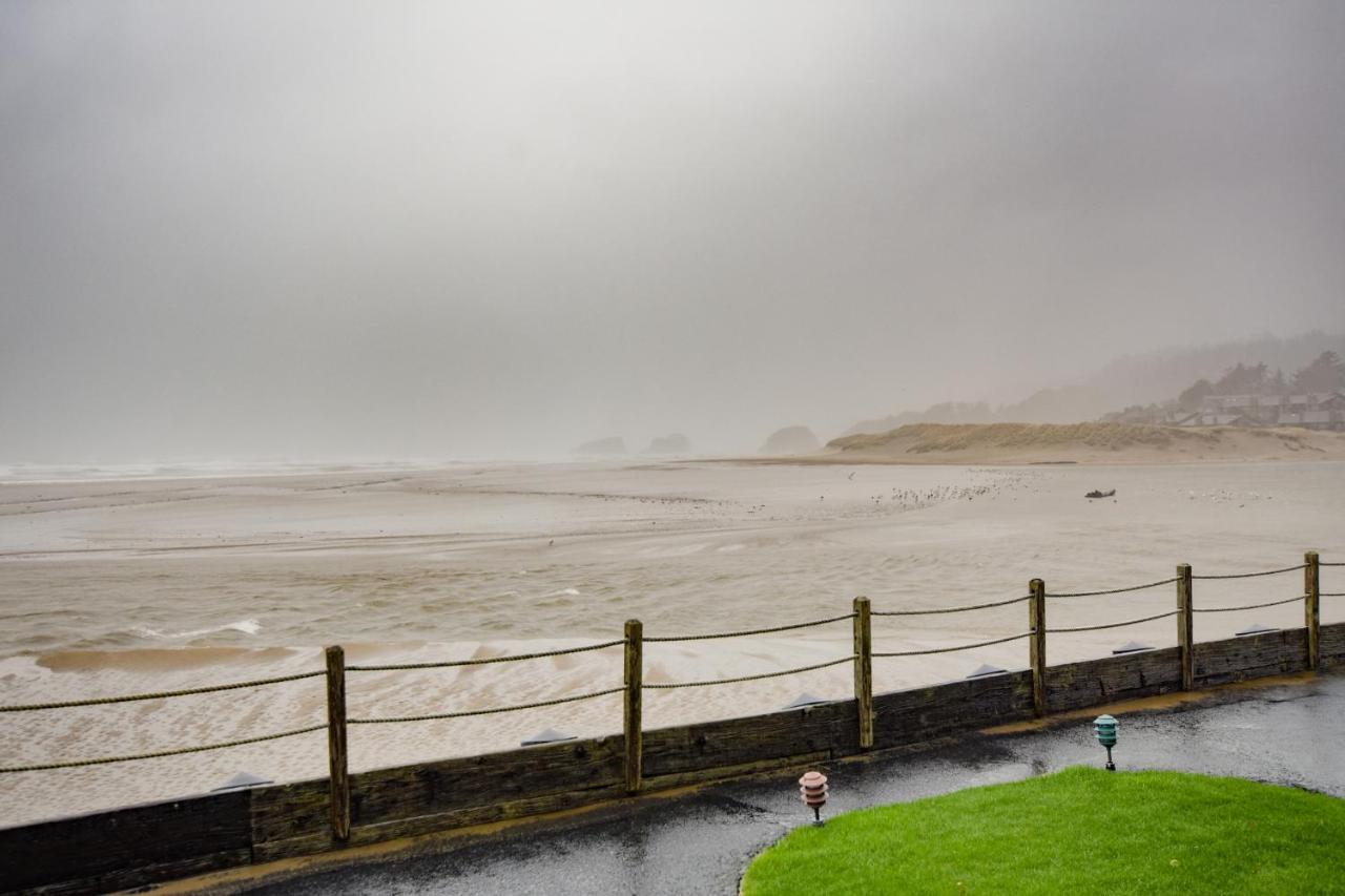 Hotel The Waves Cannon Beach Exterior foto
