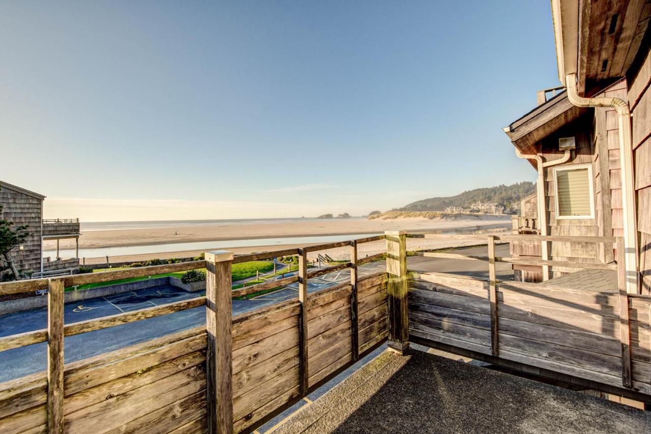 Hotel The Waves Cannon Beach Exterior foto